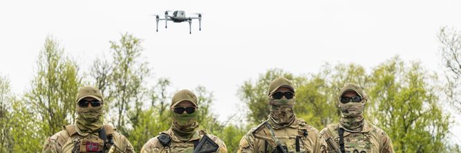 Illustrasjon av Første test av dronesverm med stridshode – vil spille sentral rolle