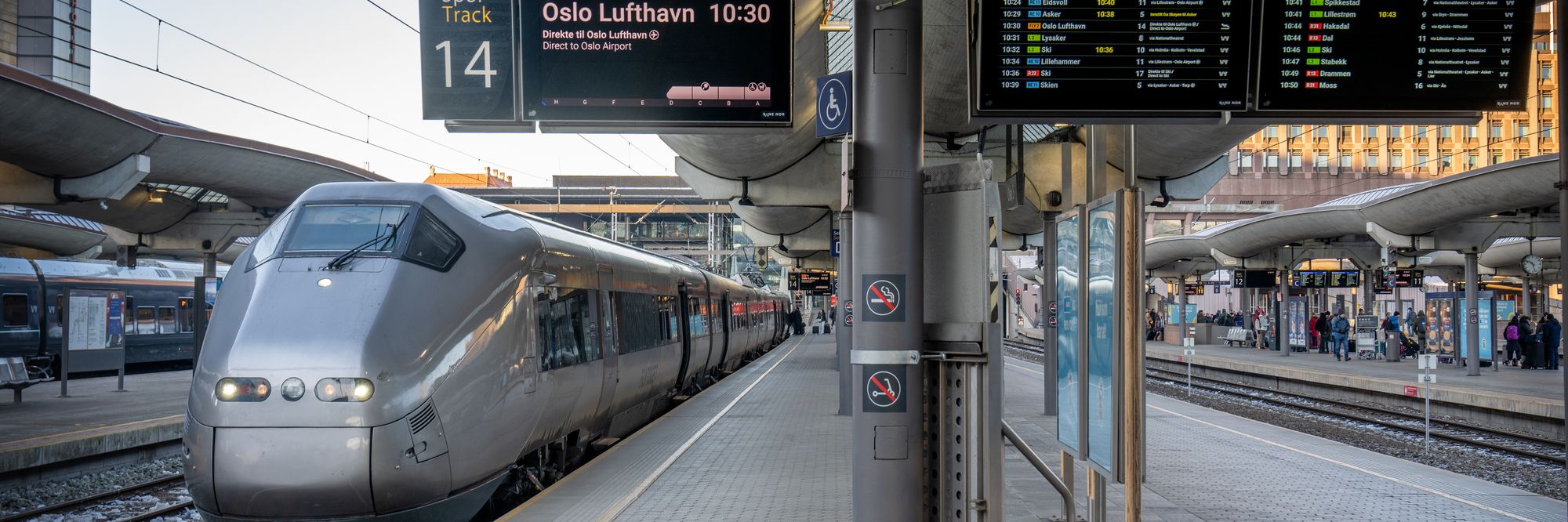 – Frykter at man må stå i midtgangen med koffert fra Drammen til Gardermoen
