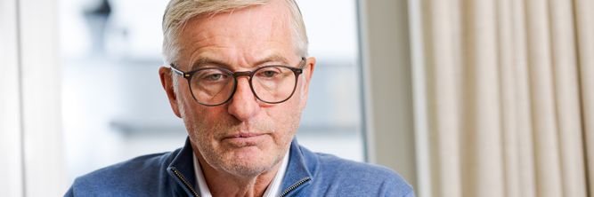 Illustrasjon av – Det er tøft å saksøke sin egen arbeidsgiver