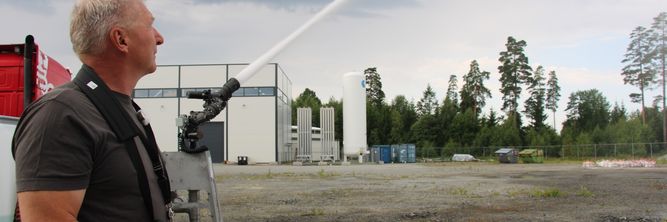 Illustrasjon av  – Opptil fire års leveringstid på en brannbil