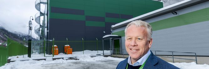 Illustrasjon av Toppsjefen forlater Green Mountain etter uenighet med eierne