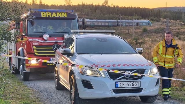 Tog og traktor kolliderte på usikret planovergang 