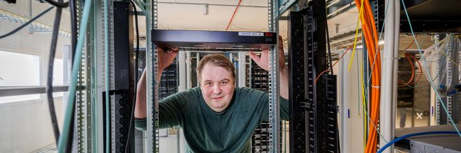 Illustrasjon av Nå investerer han 60 millioner i datasenter