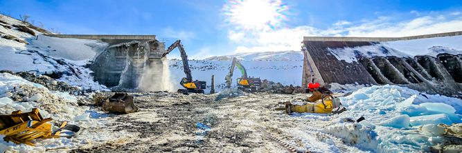 Illustrasjon av Sjelden rivejobb i vinterfjellet