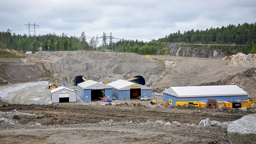 Illustrasjon av 100-millionerskontrakt fremdeles på vent etter to år