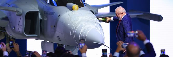 Illustrasjon av Brasil viste fram sitt første «hjemmelagde» Gripen-fly