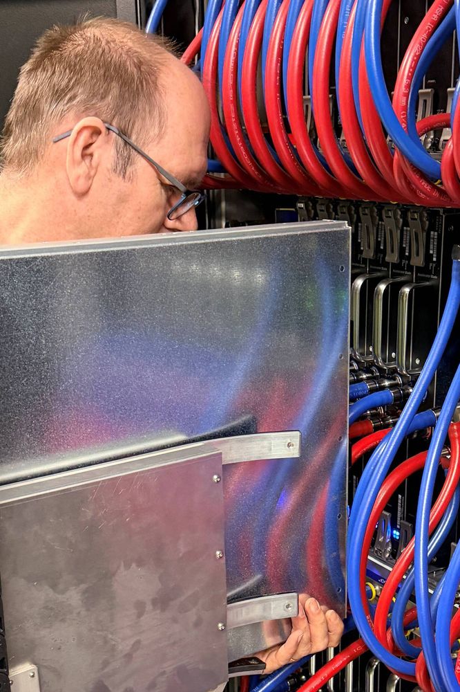 Illustrasjon av Står i kø for å bruke Norges kraftigste datamaskin – sprengt kapasitet