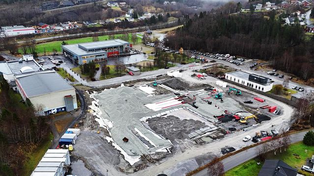 Første bygg i Norge: Skal lagre solvarme i steinmel