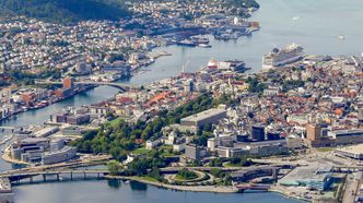 Illustrasjon av Noen har fått tak i e-postadressene til alle skoleelever i Bergen