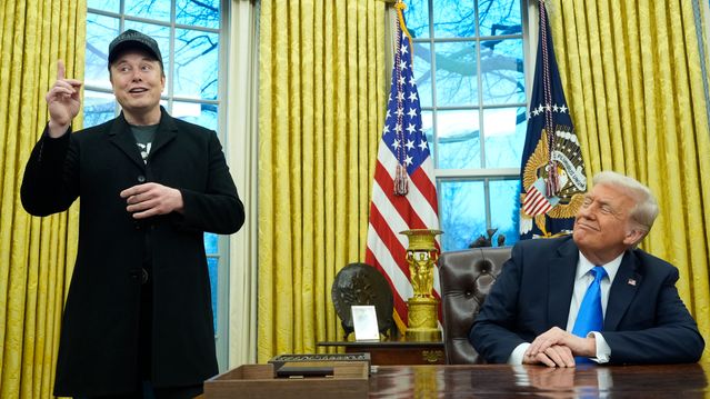 Full ordkrig mellom Musk og Trump førte til stort fall for Tesla
