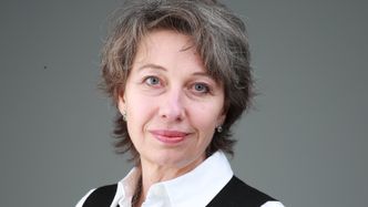 Illustrasjon av Pseudokode er enkelt – politikk er vanskelig. KI-budene bygger broen