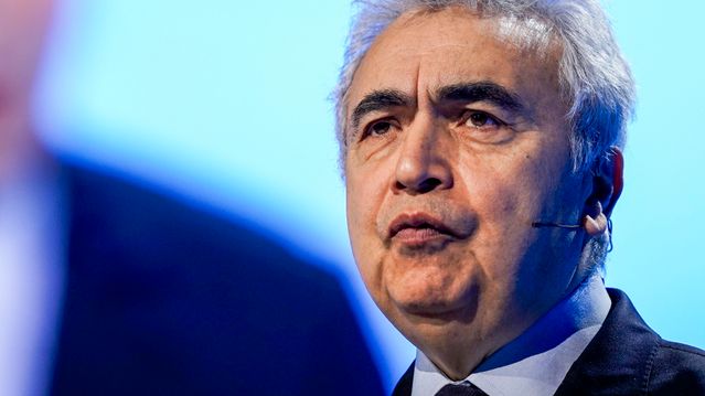 IEA-sjefen advarer mot Kinas dominans på produksjon av solceller og batterier