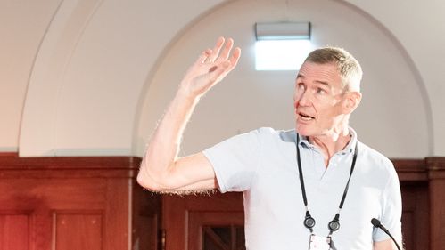 Illustrasjon av Lanserer ny norsk språkmodell – etter mye stanging av «hue i veggen»
