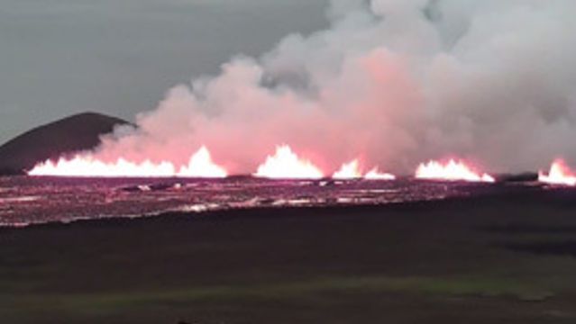 Vulkanutbrudd på Island – folk evakuert fra Grindavik og Den blå lagune