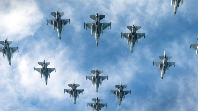 Kjøper 18 F-16-fly for 1 euro til sammen