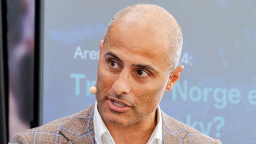 Illustrasjon av Høyre-profil: − Jeg er opprørt