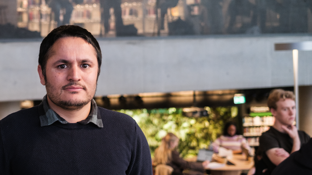 Finner sårbarheter idet utvikleren lager dem og lager patchen automatisk