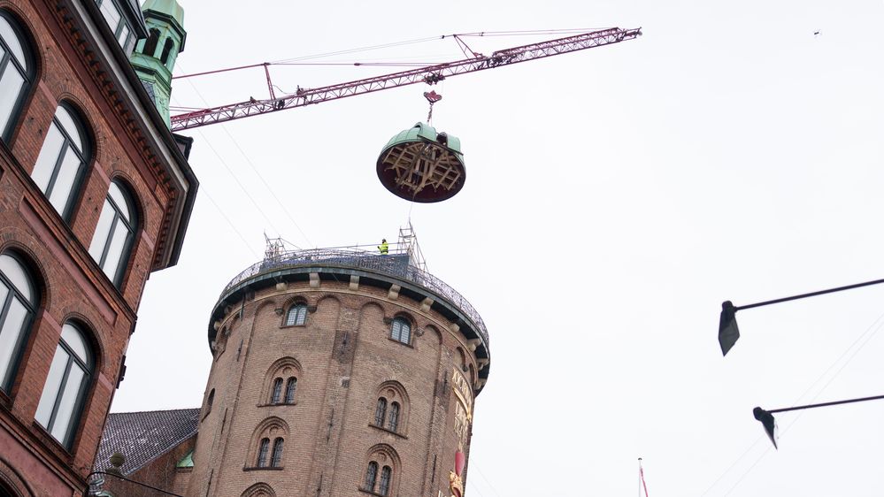 Illustrasjon av Nå forsvinner kuppelen på det berømte tårnet