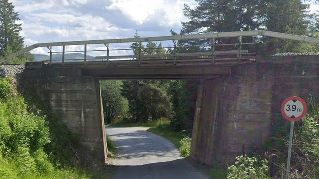 Bane Nor bekrefter tabbe – har bygget jernbane­under­gangen for lav