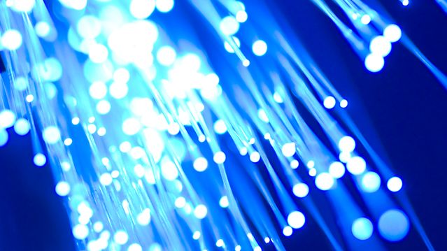 Kvantegjennombrudd: Demonstrerte «hackesikker» kommunikasjon med vanlige fiberkabler