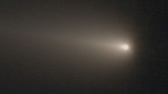 Illustrasjon av Norsk astrofysiker om «påskekomet»: Kan bli synlig i dagslys