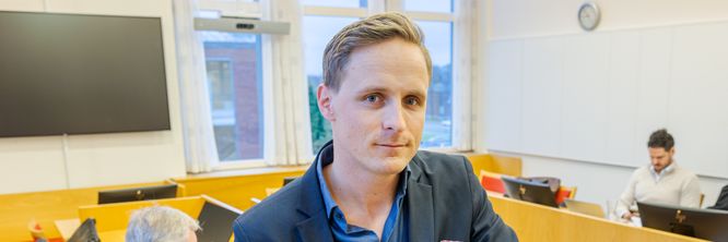 Illustrasjon av Konsulenthus mener eks-direktøren brøt avtale 31 ganger