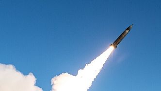 Illustrasjon av Storbritannia skal utvikle ballistisk missil for Ukraina