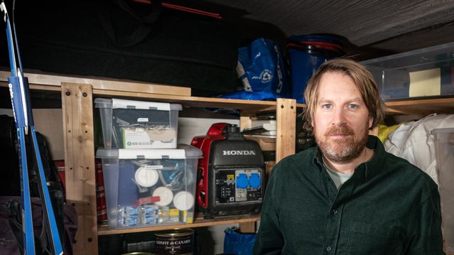 Har sambandsutstyr, nødstrøm og luksusmat i kjelleren