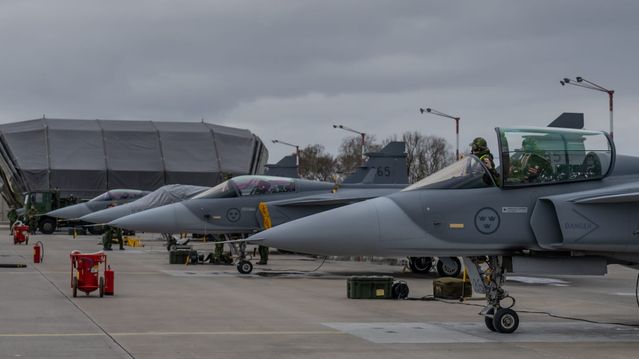 Svenske jagerfly er klare til første Nato-oppdrag i Polen