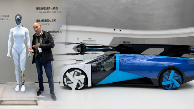 Xpeng vil lage roboter, flyvende biler og KI-brikker