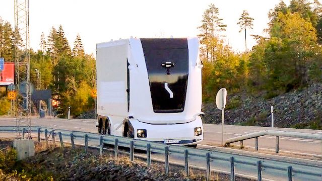 Her kjører lastebilen over grensen – uten sjåfør