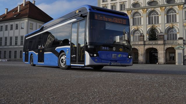 De «banebrytende» elbussene skulle leveres i fjor: Ruter venter fortsatt. Nå er produsenten i kjempetrøbbel