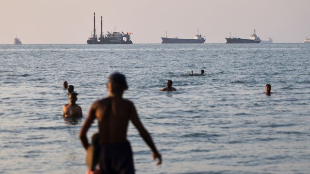 1150 fartøy står fast ved Hormuzstredet, ifølge rapport