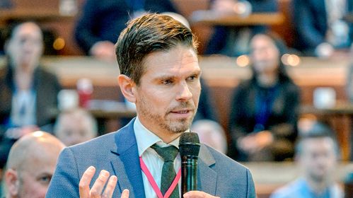 Illustrasjon av Sju av ti nordmenn vil ha strengere KI-regler