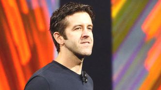 Illustrasjon av En ganske ukjent mann skal tette Apples KI-gap: «Ingen ny Steve Jobs»