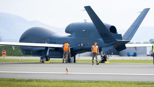 Illustrasjon av Natos «superdrone» i Norge