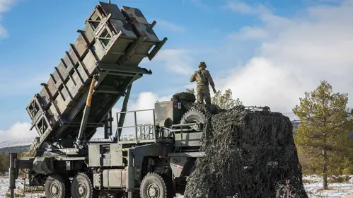 Illustrasjon av Utsetter luftvern: – Uforståelig