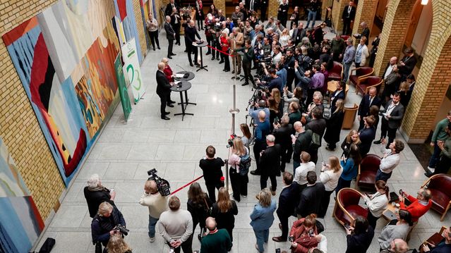 Sp trekker seg fra regjeringen – peker på Støre som fortsatt statsminister