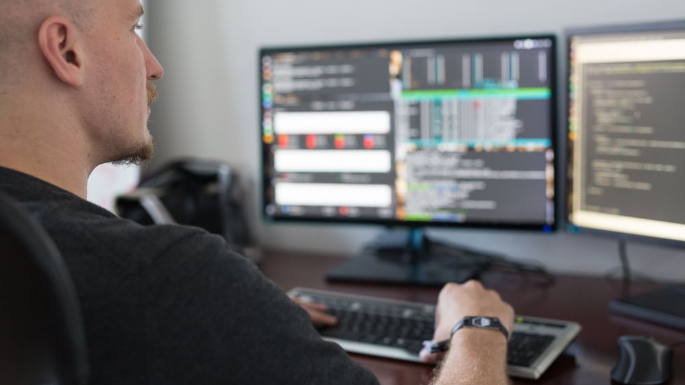 Illustrasjon av KI-verktøy bremset utviklerne