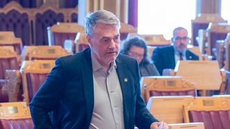 Illustrasjon av Utsettelsen av 2G-stengingen ble nedstemt i Stortinget