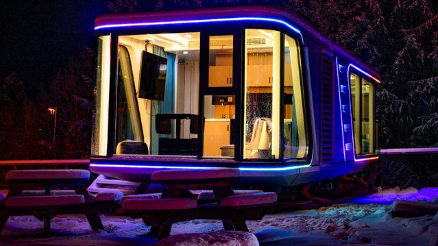 Lanserer mikrohus med talestyring, storskjerm og gulvvarme