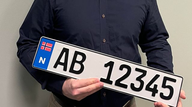 Nå blir 119 tonn bilskilt i året laget av gjenbrukt metall
