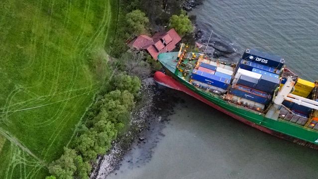 Grunnstøtingen: Siktede sier det ikke gikk noen alarm da han sovnet på vakt