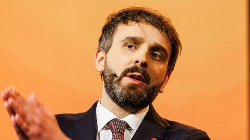 Illustrasjon av Barn under 12 år bør unngå internett uten tilsyn