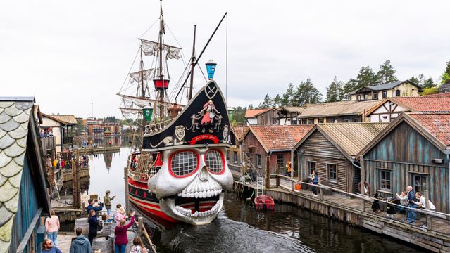 Kaptein Sabeltanns skute kolliderte i Dyreparken
