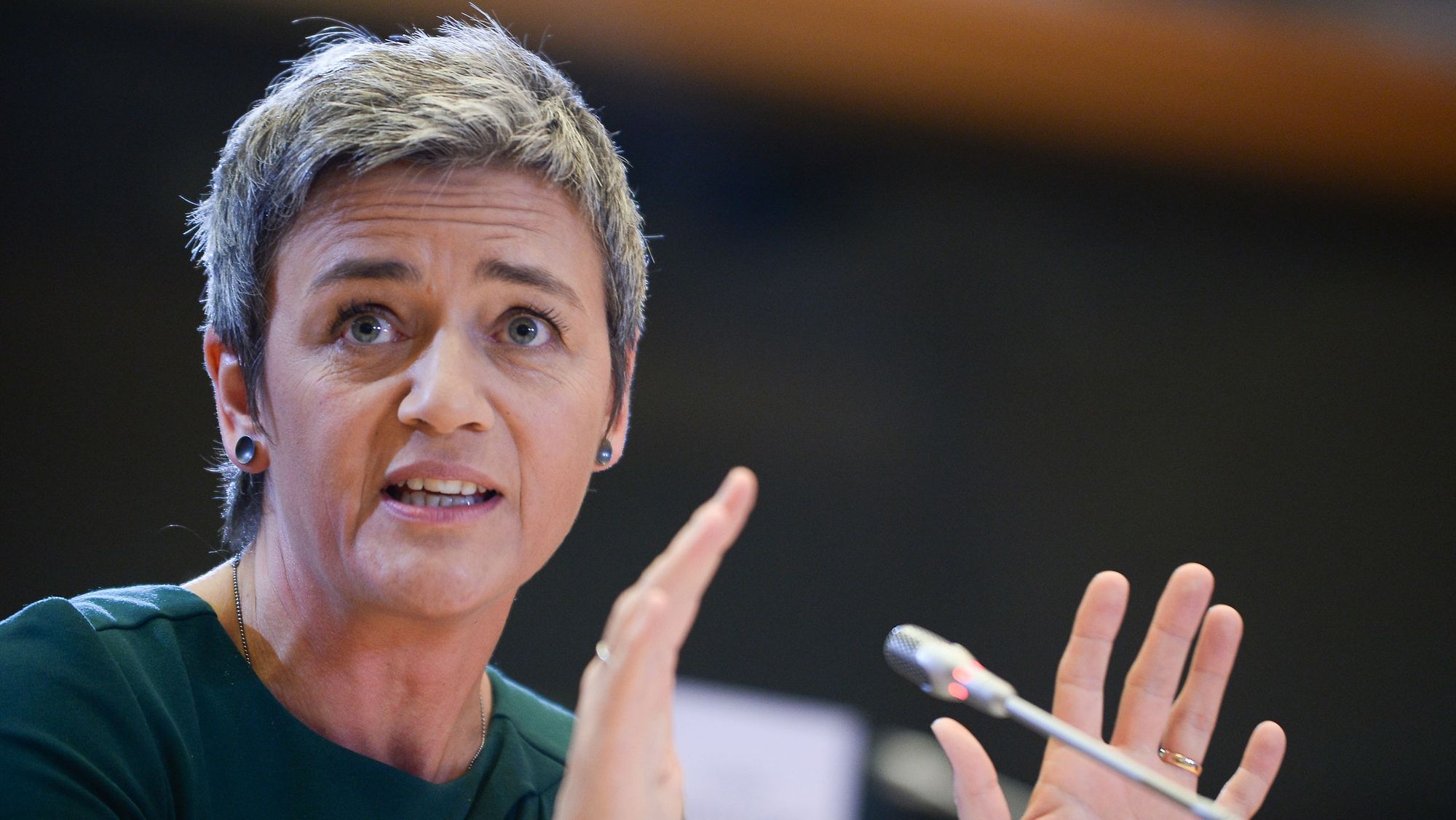 EU-kommisjonen undersøker om avtalen ble brukt til å begrense og vri konkurransen i det allerede konsentrerte annonseteknologimarkedet, sier EUs konkurransekommissær Margrethe Vestager.