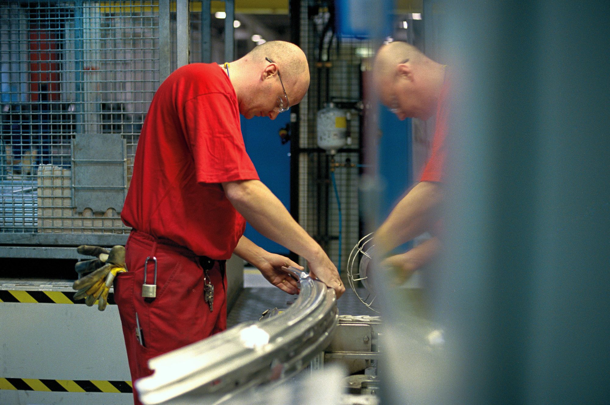 Det har lenge blitt produsert støtfangere på Raufoss til den tyske bilindustrien. Først hos Hydro Aluminium, nå hos Benteler. Arkivbilde.