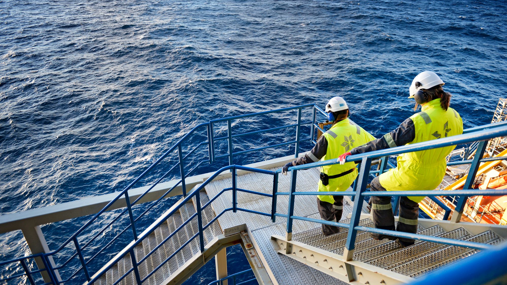 All aktivitet på Martin Linge-feltet, som er under utbygging, er stanset på grunn av koronasmitte. Dersom det påvises smittetilfeller ved andre offshoreinstallasjoner kan de i verste fall måtte stanse produksjonen. 