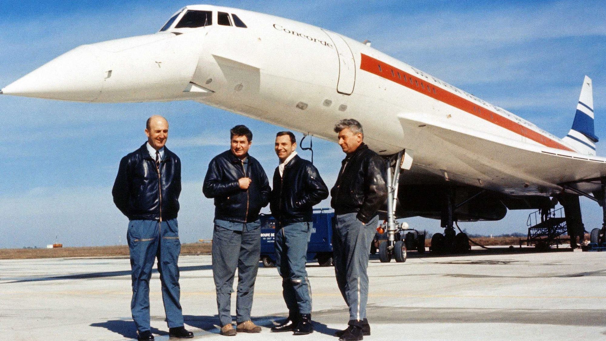 Testlflygerne og ingeniørene Andre Turcat (f.v), Jean Guignard, Henri Perrier og Michel Retif påToulouse-Blagnac med Concord-flyet som fløy første gang 2. mars 1969.