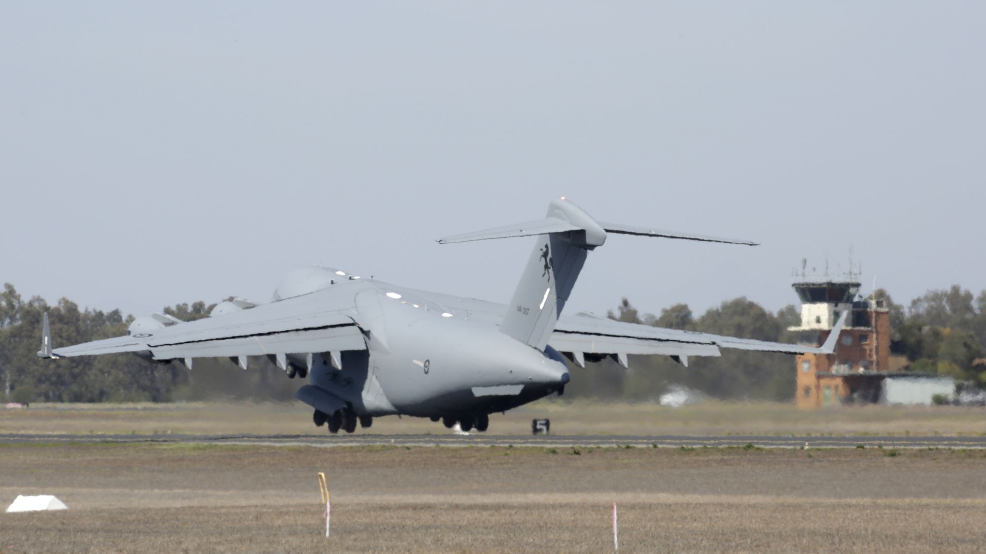 C-17A Globemaster fra RAAFs 36. skvadron tar av fra Amberley.